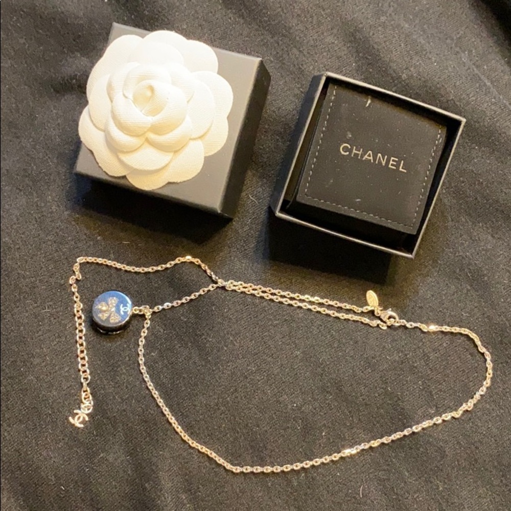 Chanel bow necklace